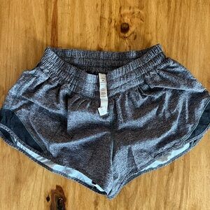 Women’s Lululemon Hotty Hot High-Rise Lined 2.5” shorts